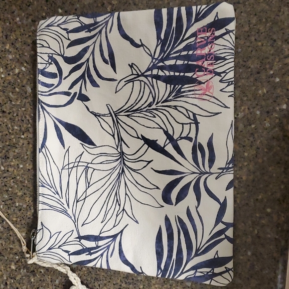 100% cotton‎ pouch by Carve Designs - Picture 3 of 5